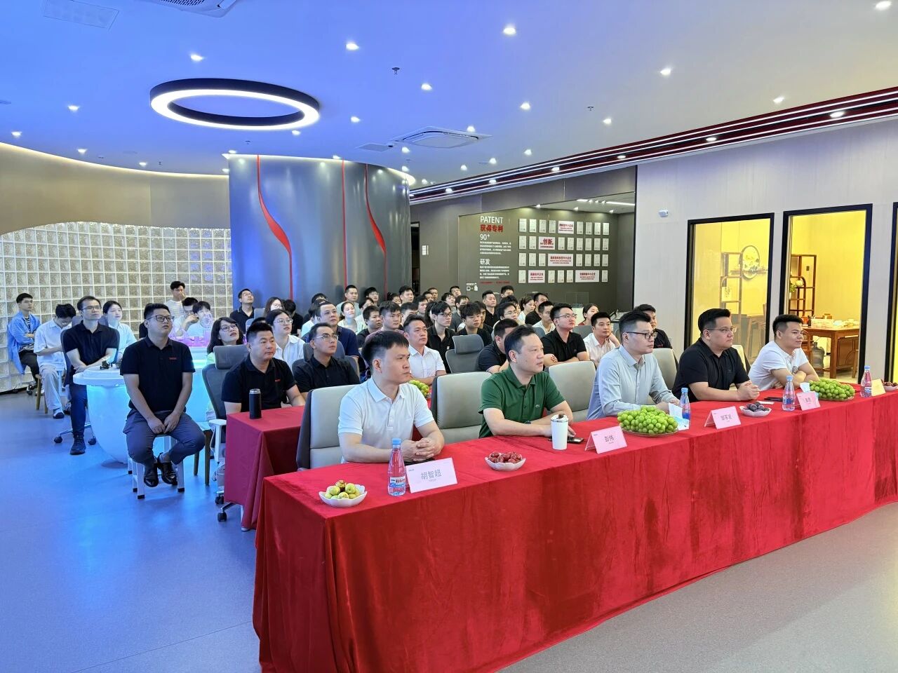 铭记历史开创未来 | 智火柴从阅兵看中国智造底气,以油品监测实力护航 “国之重器” 图1